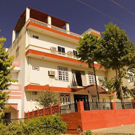 סוואי מדופור Tiger Safari Resort מראה חיצוני תמונה