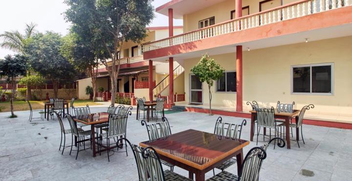 סוואי מדופור Tiger Safari Resort מראה חיצוני תמונה