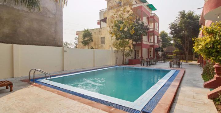 סוואי מדופור Tiger Safari Resort מראה חיצוני תמונה